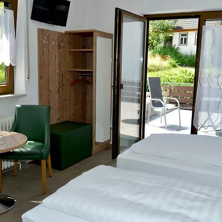 Gastehaus Zur Linde Guest house *